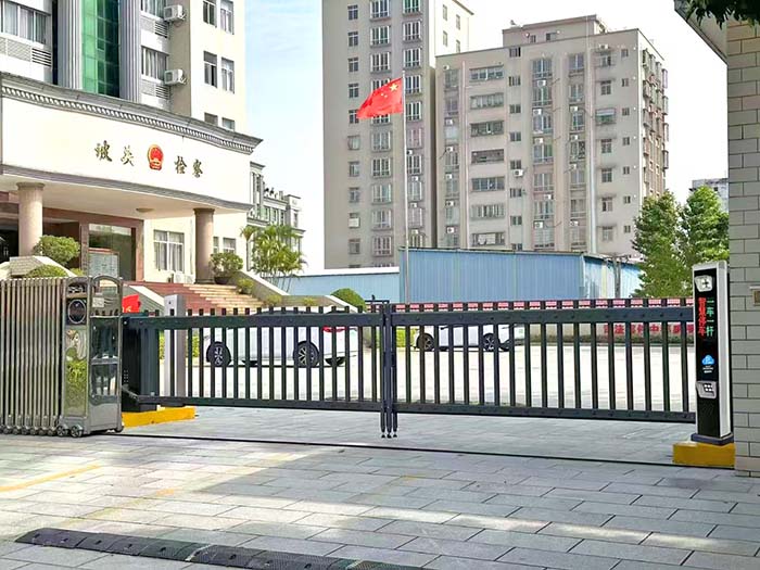 行政單位停車場(chǎng)車牌識(shí)別系統(tǒng)