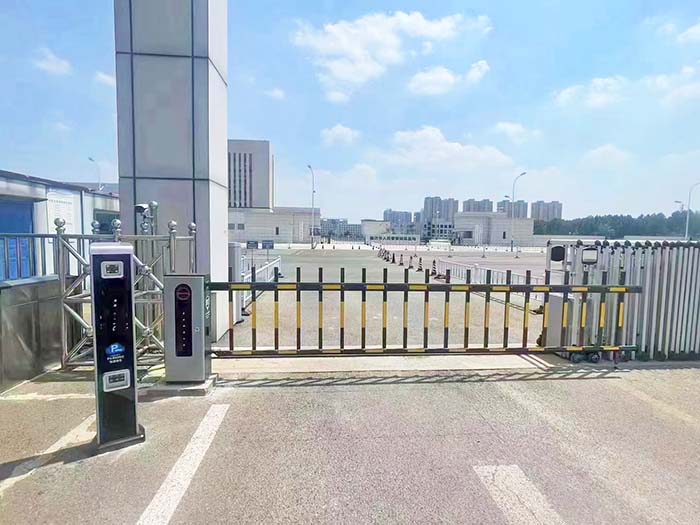 學(xué)校車牌識(shí)別系統(tǒng)