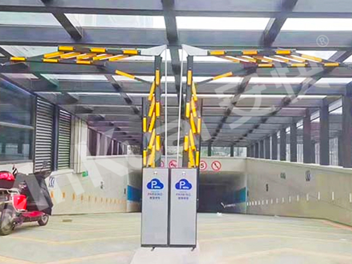 某地下停車場采用 “安快” 一進一出直桿道閘